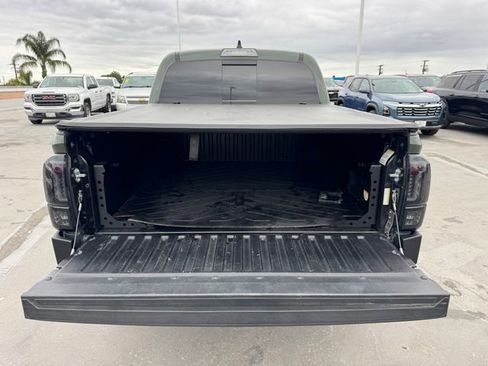 Used 2022 Toyota Tacoma TRD Off-Road w/ Technology Package AWD/4WD image 10