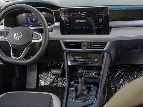 New 2025 Volkswagen Taos SE image 24