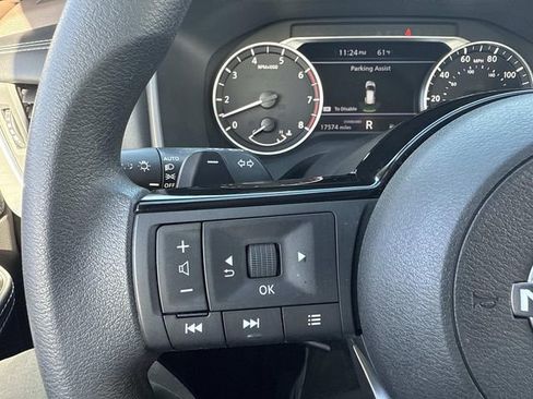 Used 2023 Nissan Rogue SV FWD image 29