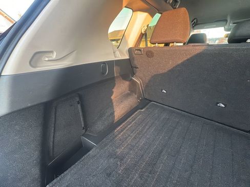 Used 2023 Nissan Rogue S image 34