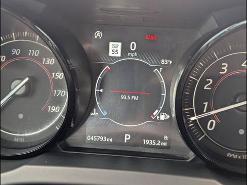 Used 2019 Jaguar F-TYPE Coupe RWD image 9