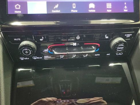 New 2025 Jeep Grand Cherokee Limited w/ Black Appearance Package image 23