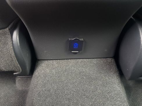 Used 2024 Toyota Camry SE image 17