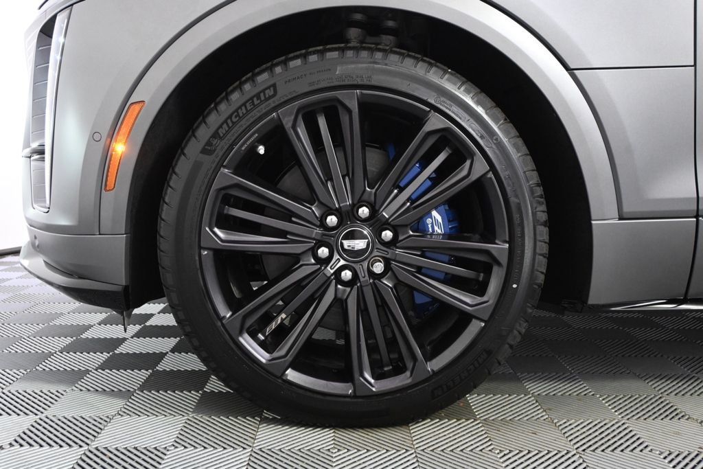 New 2026 Cadillac Lyriq V w/ LPO, Onyx Lite Package AWD/4WD image 21