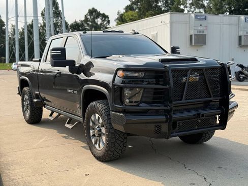 Used 2024 Chevrolet Silverado 2500 Custom AWD/4WD image 4