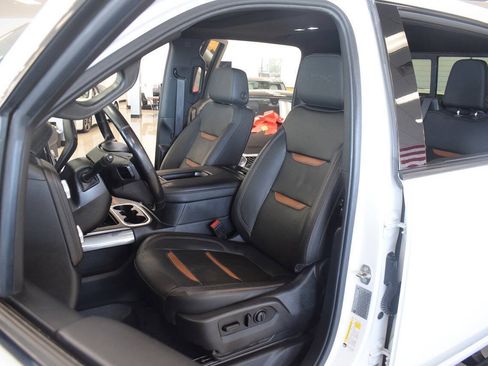 Used 2020 GMC Sierra 2500 AT4 w/ AT4 Premium Package AWD/4WD image 36