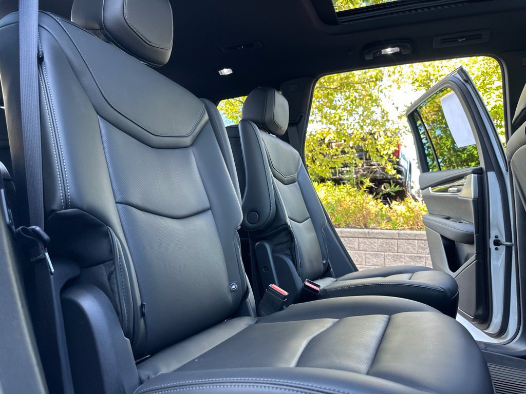 Used 2025 Cadillac XT6 Premium Luxury w/ LPO, Floor Liner Package AWD/4WD image 36