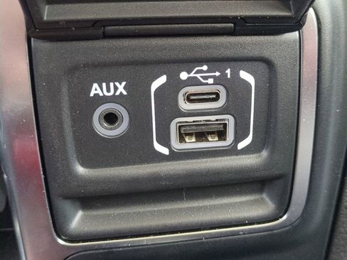 Used 2024 Jeep Gladiator Sport AWD/4WD image 23