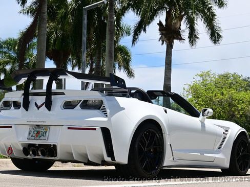 Used 2016 Chevrolet Corvette Z06 w/ 3LZ Preferred Equipment Group RWD image 14