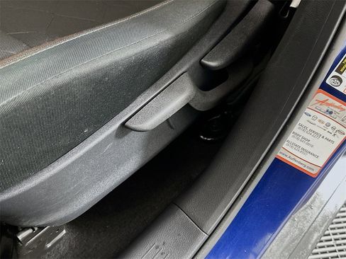 Used 2020 Nissan Kicks SR image 18