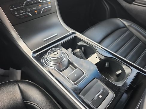 Used 2020 Ford Edge SEL AWD/4WD image 12