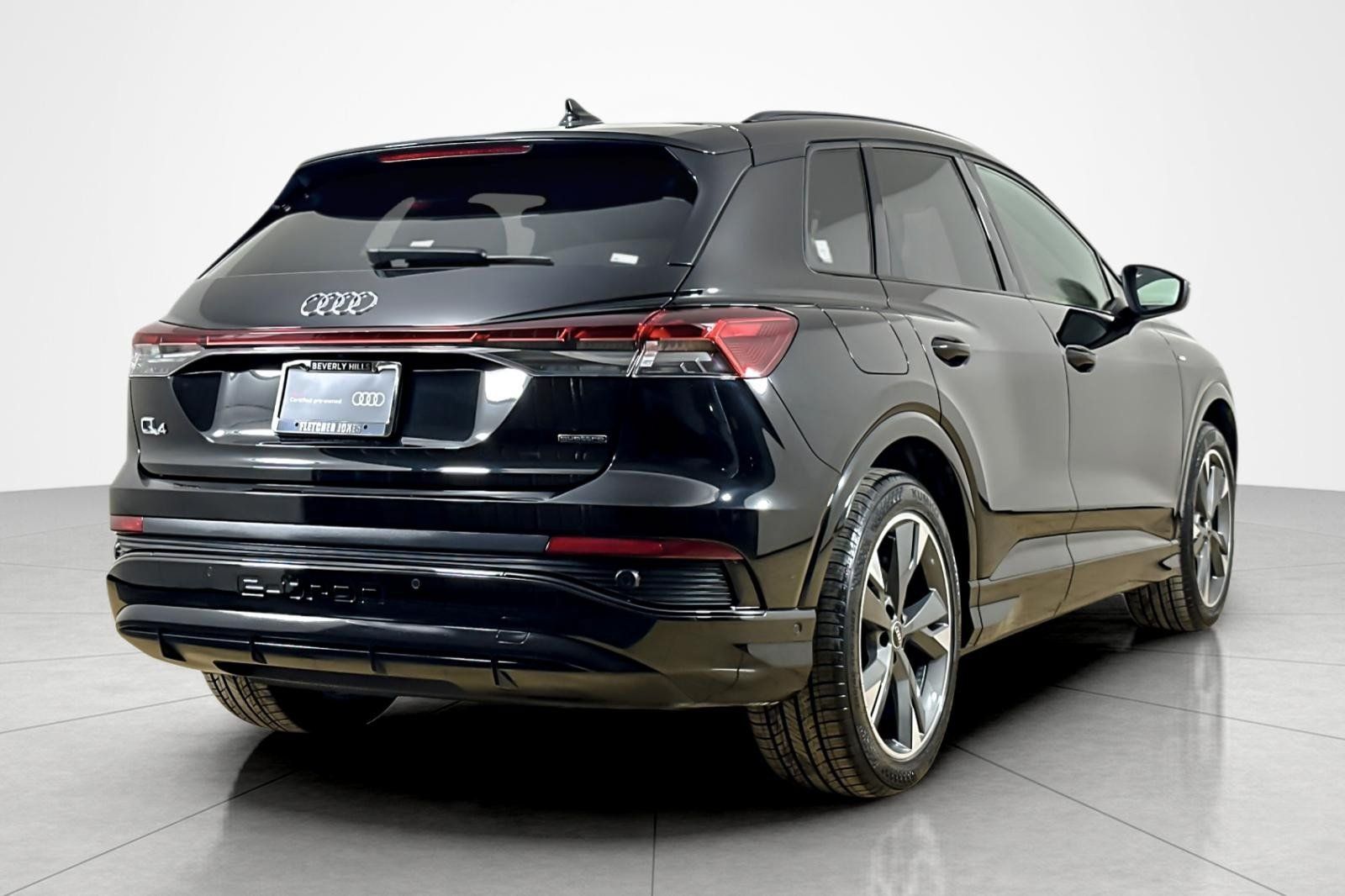 Certified 2024 Audi Q4 e-tron Prestige w/ Black Optic Package AWD/4WD image 5