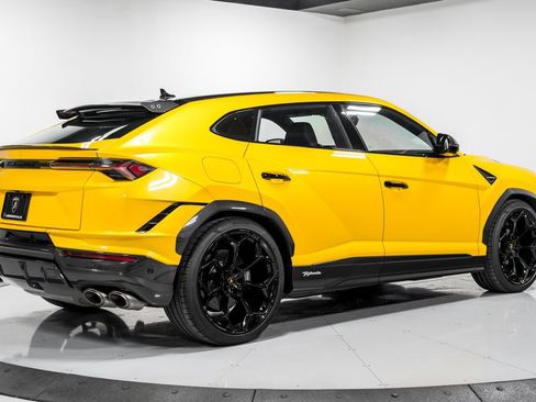 Used 2023 Lamborghini Urus Performante AWD/4WD image 3