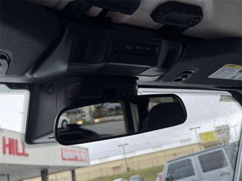 Used 2024 Jeep Wrangler Sahara image 25
