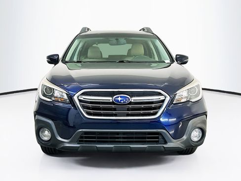 Used 2018 Subaru Outback 2.5i Limited w/ Popular Package #2 AWD/4WD image 2