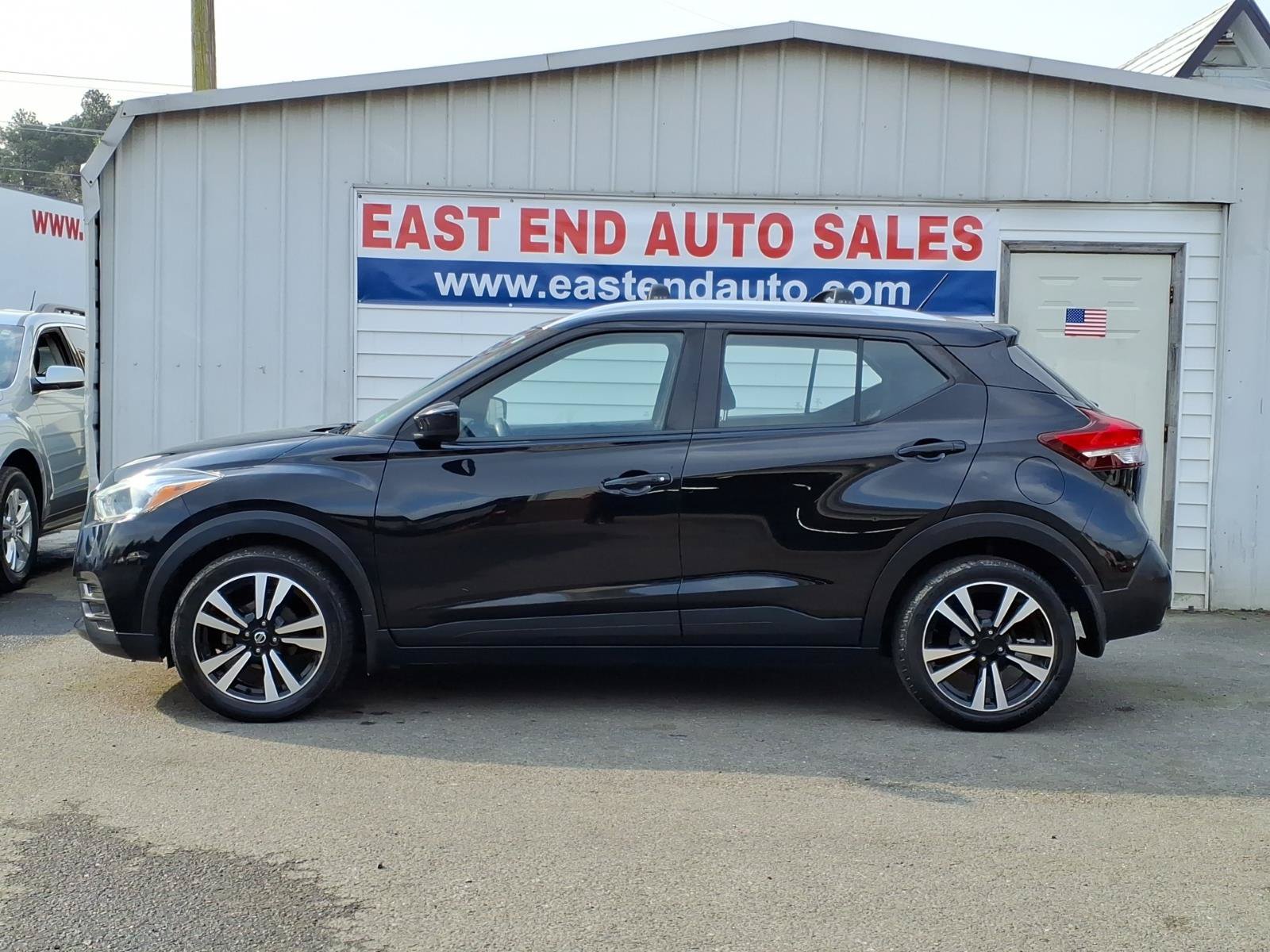 Used 2020 Nissan Kicks SV w/ Exterior Package FWD image 2
