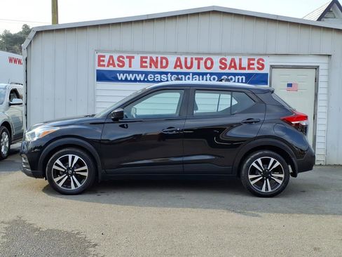 Used 2020 Nissan Kicks SV w/ Exterior Package image 2