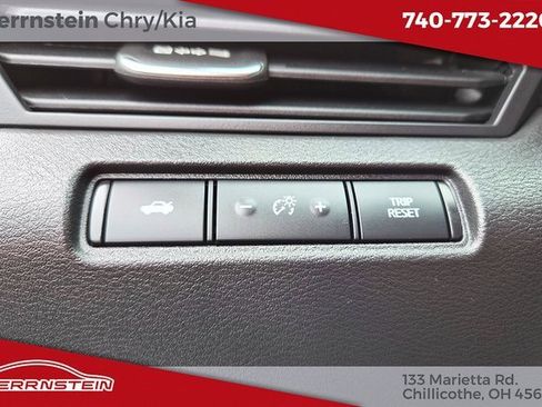 Used 2023 Nissan Altima 2.5 SV image 18