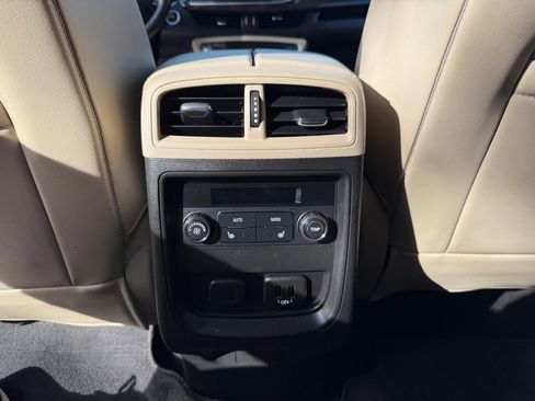 Used 2020 Buick Envision Essence FWD image 21