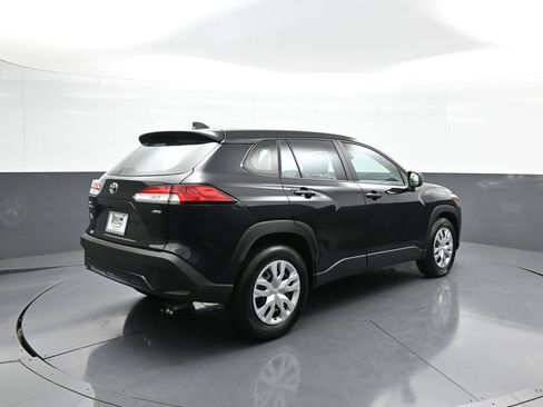 Certified 2022 Toyota Corolla Cross L AWD/4WD image 6