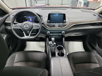 Used 2024 Nissan Altima 2.5 SV