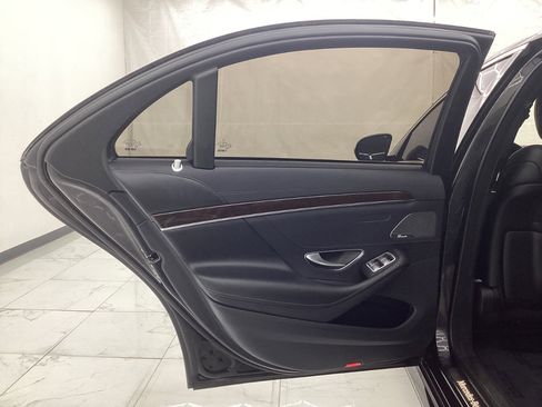 Used 2018 Mercedes-Benz S 560 4MATIC Sedan image 24