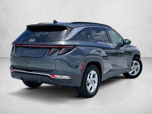Used 2023 Hyundai Tucson SEL FWD image 2