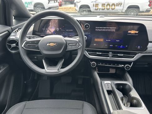 New 2026 Chevrolet Equinox EV LT image 25