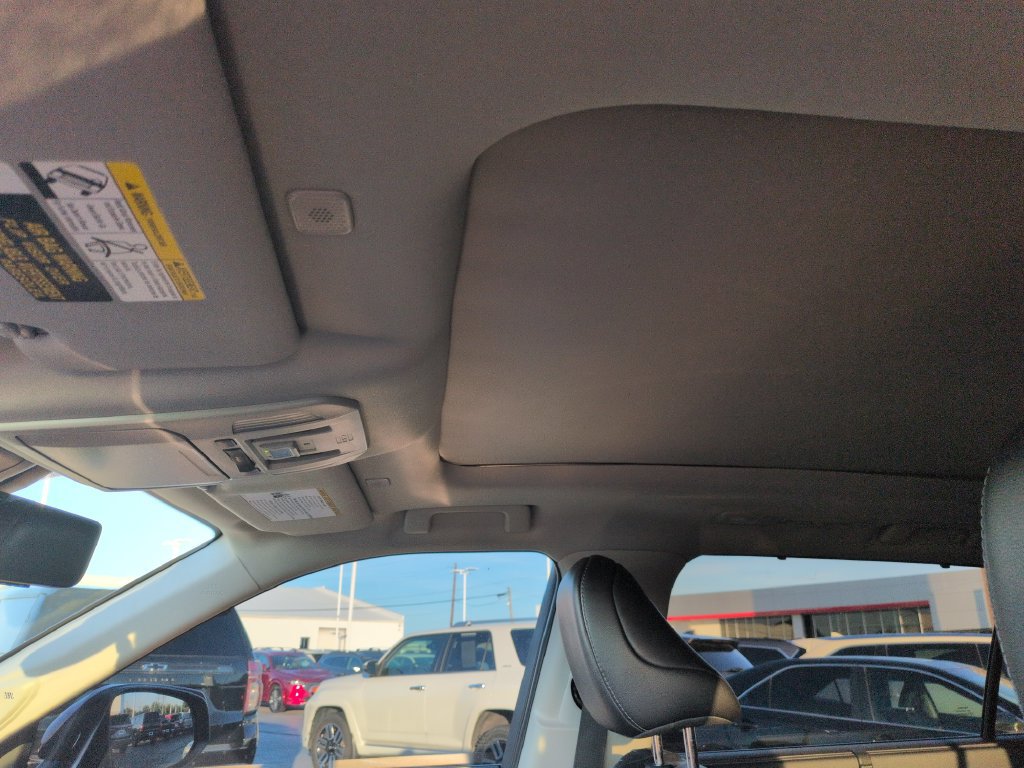 Used 2023 Toyota Highlander Platinum FWD image 21