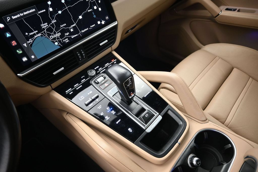 Used 2023 Porsche Cayenne AWD/4WD image 17