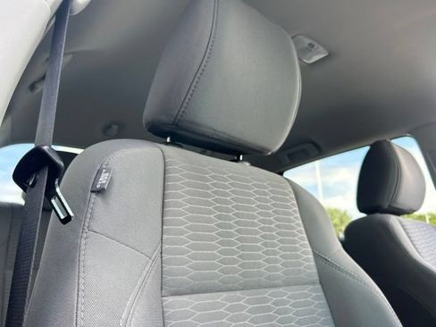 Used 2018 Toyota Tacoma SR5 AWD/4WD image 31