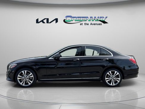 Used 2019 Mercedes-Benz C 300 4MATIC Sedan image 4