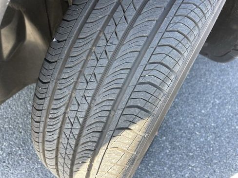 Used 2024 Jeep Compass Limited image 10