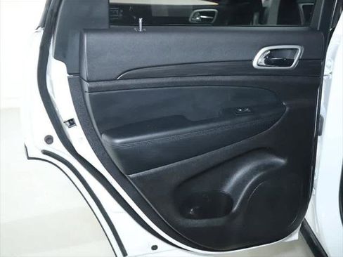 Certified 2021 Jeep Grand Cherokee Laredo X image 13