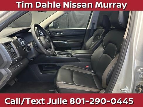 Used 2025 Nissan Pathfinder SL AWD/4WD image 21
