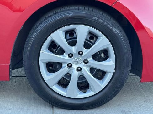 Used 2021 Toyota Corolla LE image 6