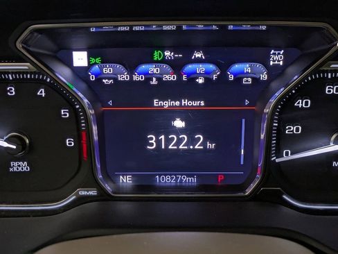 Used 2021 GMC Yukon Denali w/ Denali Premium Package image 30