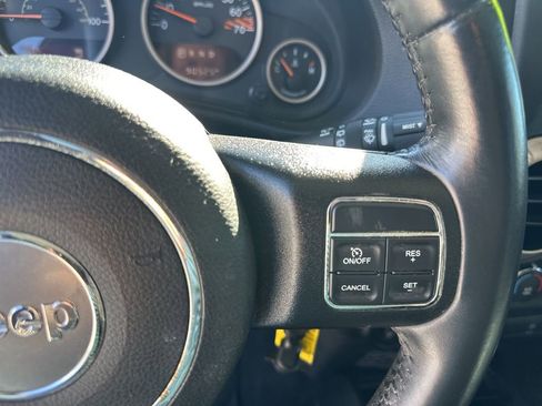 Used 2017 Jeep Wrangler 75th Anniversary image 15