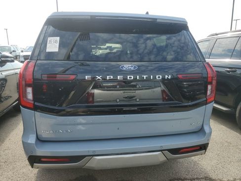 Used 2025 Ford Expedition Max Platinum w/ Driver's Package AWD/4WD image 5