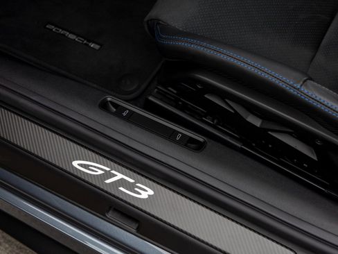 Certified 2026 Porsche 911 GT3 RWD image 32