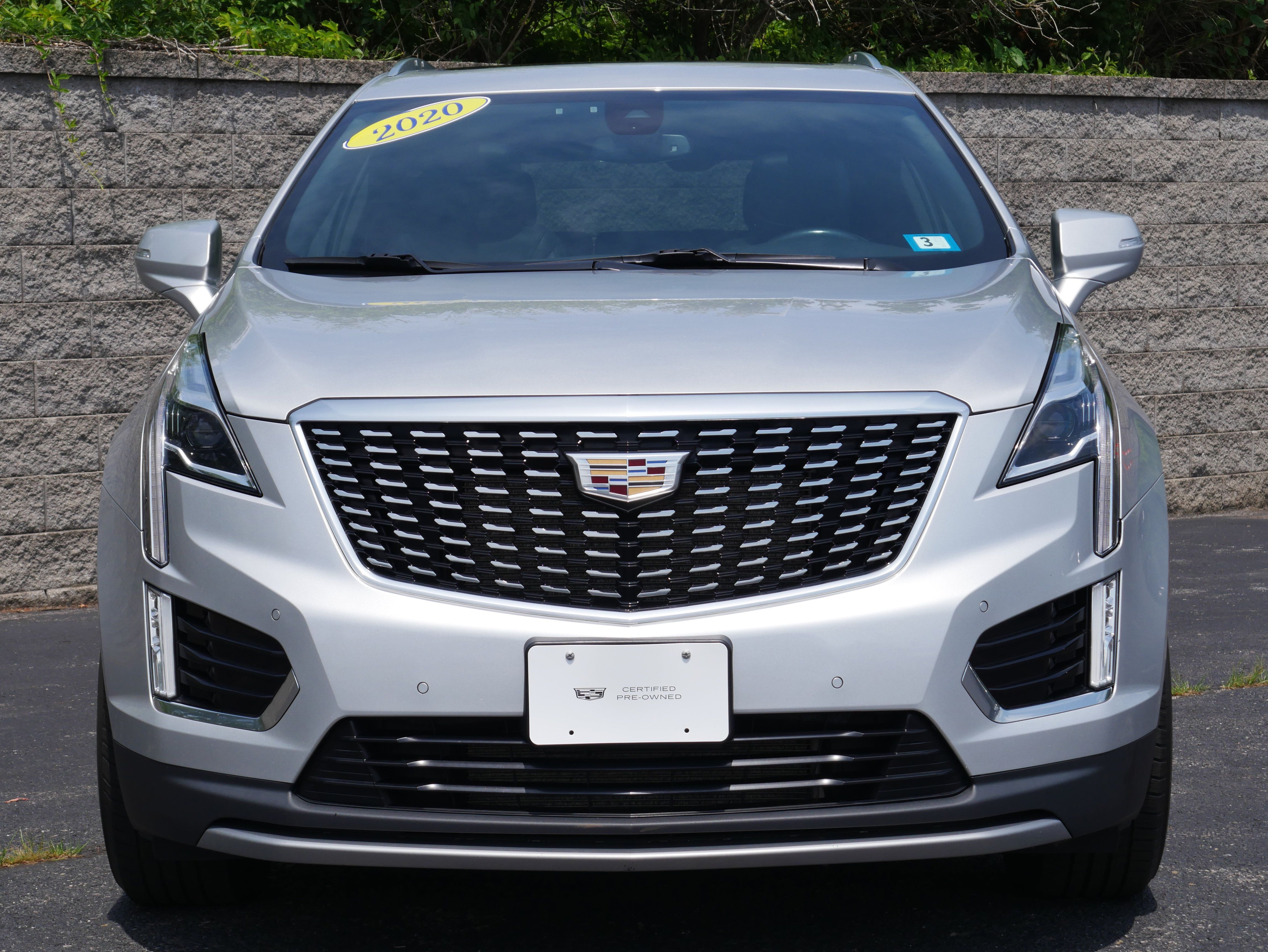 Used 2020 Cadillac XT5 Premium Luxury AWD/4WD image 2