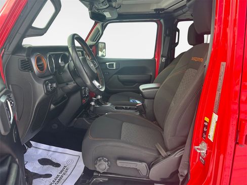 Used 2021 Jeep Gladiator Mojave image 12