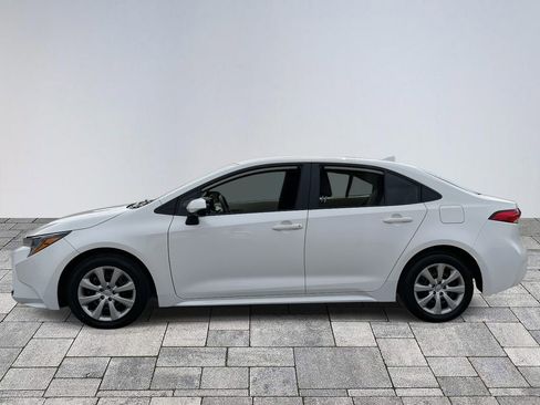 Used 2025 Toyota Corolla LE image 4