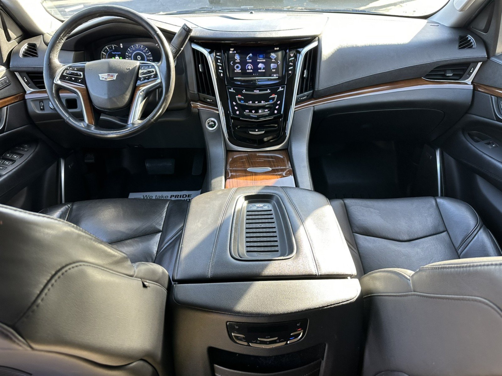 Used 2020 Cadillac Escalade ESV 2WD image 17