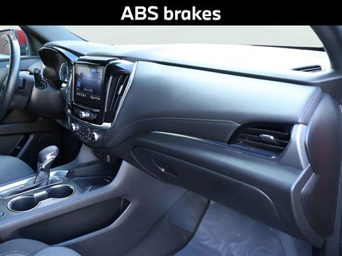 Used 2023 Chevrolet Traverse LT image 12