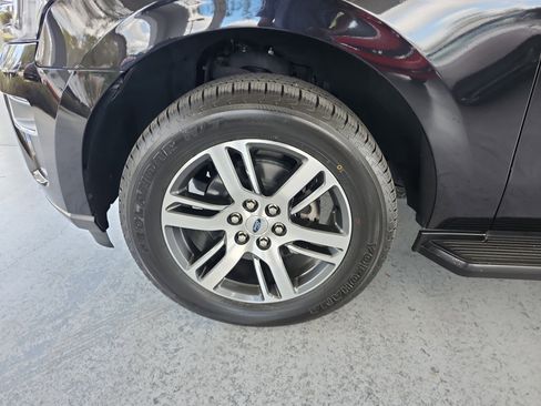 Certified 2022 Ford Expedition Max Limited image 9