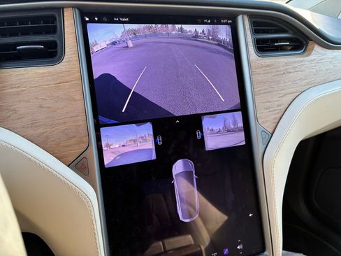 Used 2019 Tesla Model X image 20