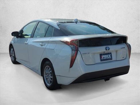 Used 2018 Toyota Prius Two image 7