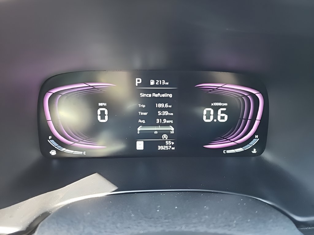 Used 2025 Kia Soul LX w/ LX Technology Package FWD image 16