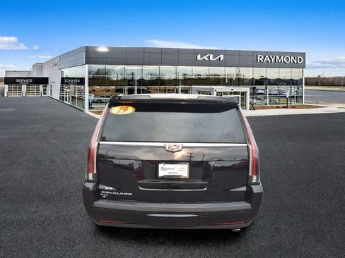 Certified 2019 Cadillac Escalade ESV Platinum AWD/4WD image 4